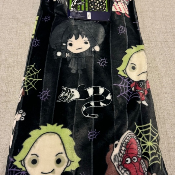 BEETLEJUICE | NWT Soft Plush Throw - Picture 3 of 8